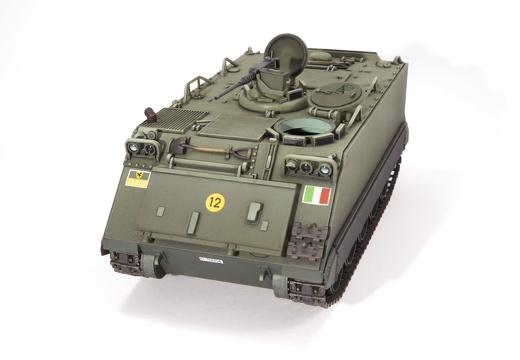 M113